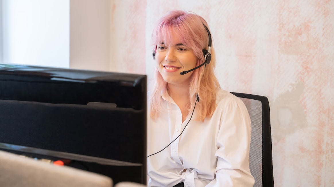 workforce-management-person-in-call-center